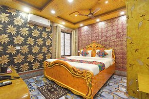 Fabhotel Rahi Crown