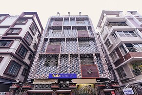 Fabhotel Rahi Crown