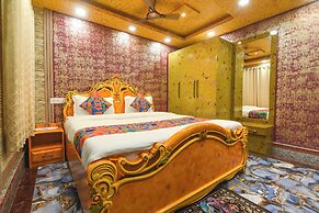 Fabhotel Rahi Crown