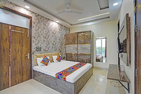 Fabhotel Shubh Palace