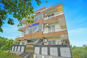 Fabhotel Shubh Palace