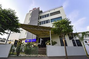 Fabhotel Shiv Palace