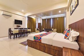 Fabhotel Shiv Palace