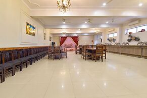 Fabhotel Shiv Palace