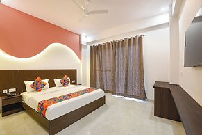 Fabhotel Black Pepper