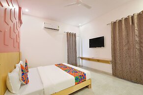 Fabhotel Black Pepper