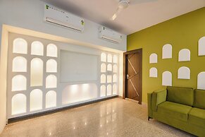 Fabhotel Black Pepper