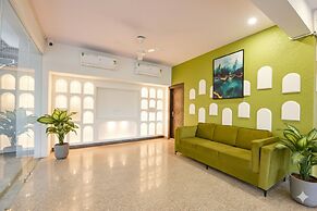 Fabhotel Black Pepper