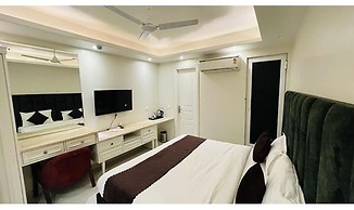 Fabhotel Lands Inn