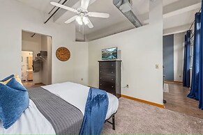 King Bed Great Location