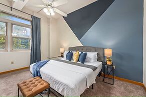 King Bed Great Location