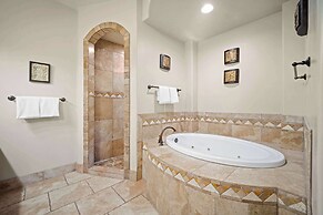 Western Front - Rustic Charm & Comfort