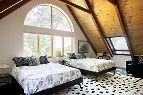Catskill Estate w Epic Views hot tub