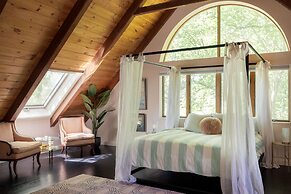 Catskill Estate w Epic Views hot tub