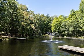 Catskill Estate w Epic Views hot tub