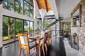 Catskill Estate w Epic Views hot tub