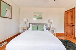 HV Spacious Retreat Sleeps 13 w Hot Tub