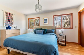HV Spacious Retreat Sleeps 13 w Hot Tub