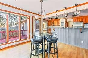 HV Spacious Retreat Sleeps 13 w Hot Tub