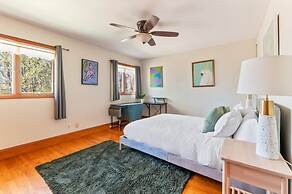 HV Spacious Retreat Sleeps 13 w Hot Tub