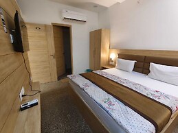 Hotel Devi Ram Atithi Bhawan Vrindavan By HRG