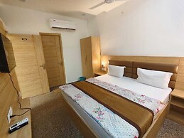 Hotel Devi Ram Atithi Bhawan Vrindavan By HRG