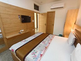 Hotel Devi Ram Atithi Bhawan Vrindavan By HRG