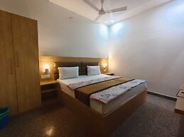 Hotel Devi Ram Atithi Bhawan Vrindavan By HRG