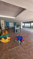 Beach Class Resort 1305 by La Playa
