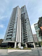 Luxury Sea View - High Floor