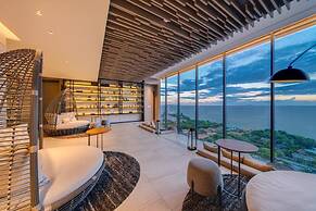 Luxury Sea View - High Floor