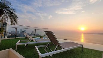 Luxury Sea View - High Floor