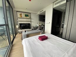 Stunning Sea View Condo -next To Beach