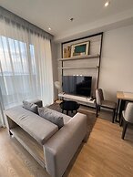Stunning Sea View Condo -next To Beach