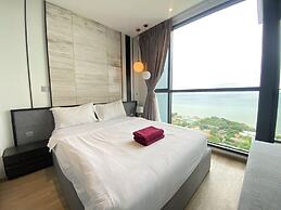 Stunning Sea View Condo -next To Beach