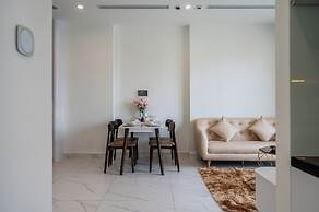 LA Nest 2 Bedrooms The Beverly - Vincom