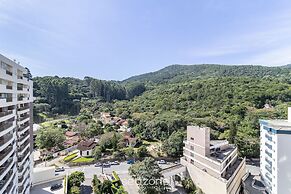 Apt With Private Barbecue and Pool Pea1301