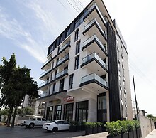 Swiss Lodge, Labone