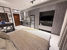 Swiss Lodge, Labone