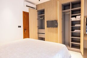 Swiss Lodge, Labone
