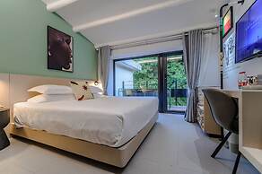 Blooming Lotus Hostel