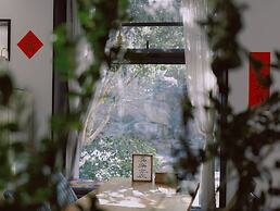 Blooming Lotus Hostel