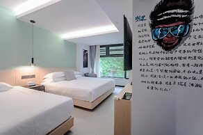 Blooming Lotus Hostel