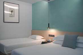 Blooming Lotus Hostel