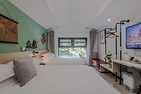 Blooming Lotus Hostel