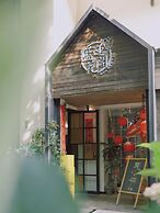 Blooming Lotus Hostel