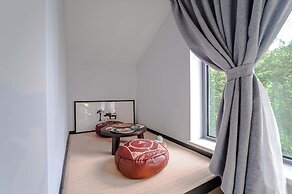 Blooming Lotus Hostel
