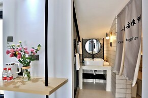 Blooming Lotus Hostel
