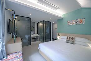 Blooming Lotus Hostel