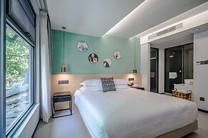 Blooming Lotus Hostel